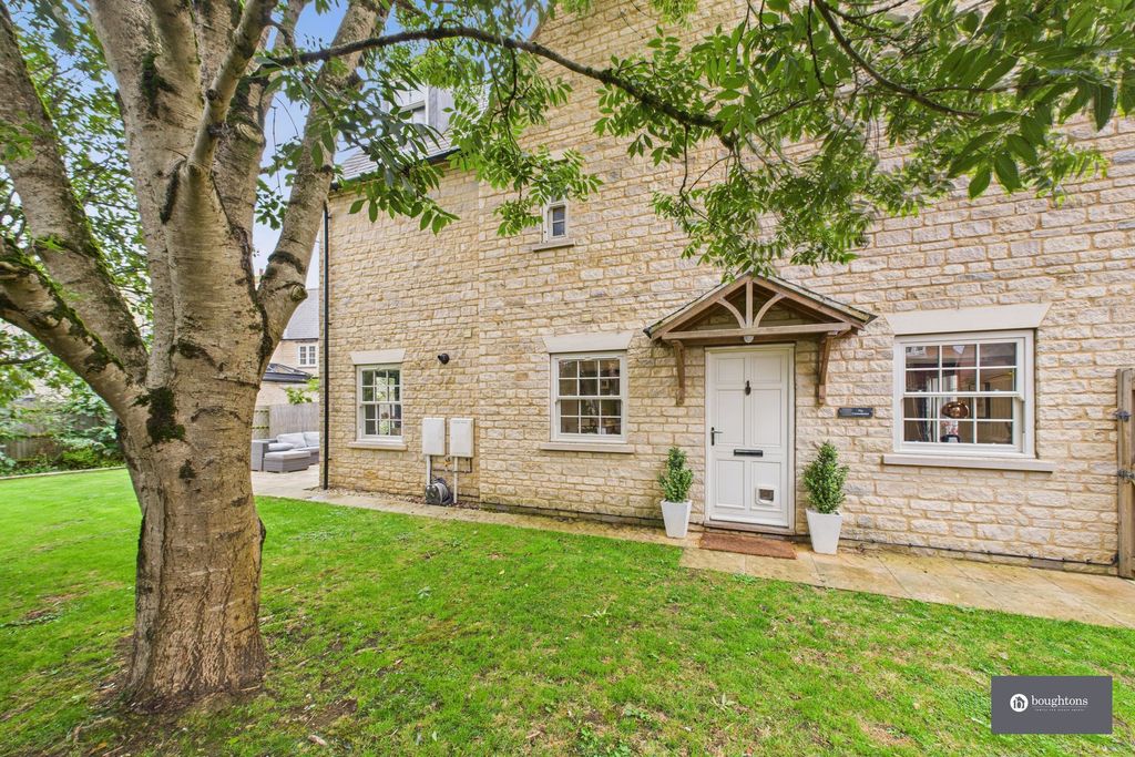 Property photo 1 of 31