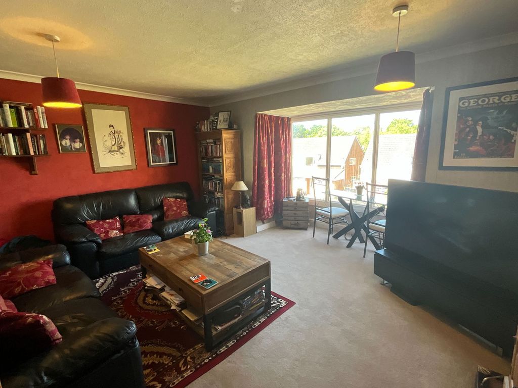 Property photo 2 of 11