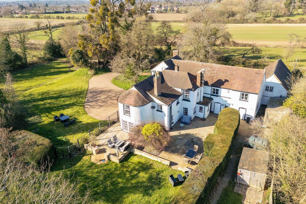 Property photo 2 of 33