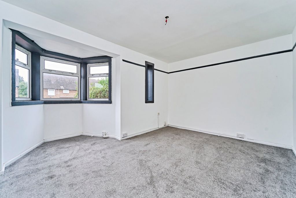 Property photo 2 of 17 Photo