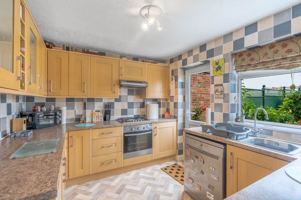 Property photo 3 of 11