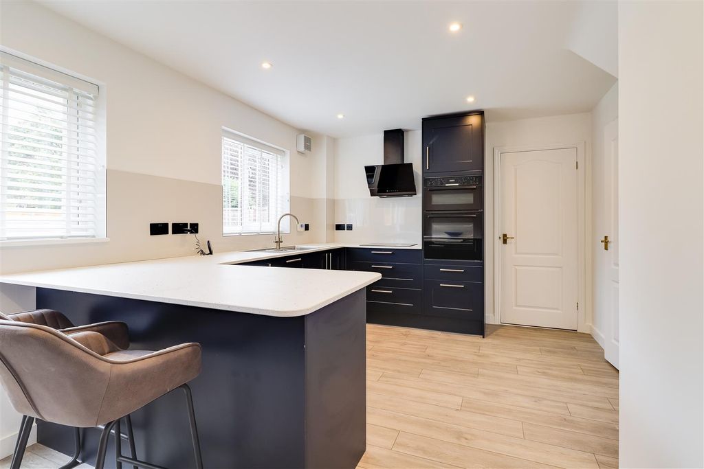 Property photo 2 of 19 Img (7).Jpg
