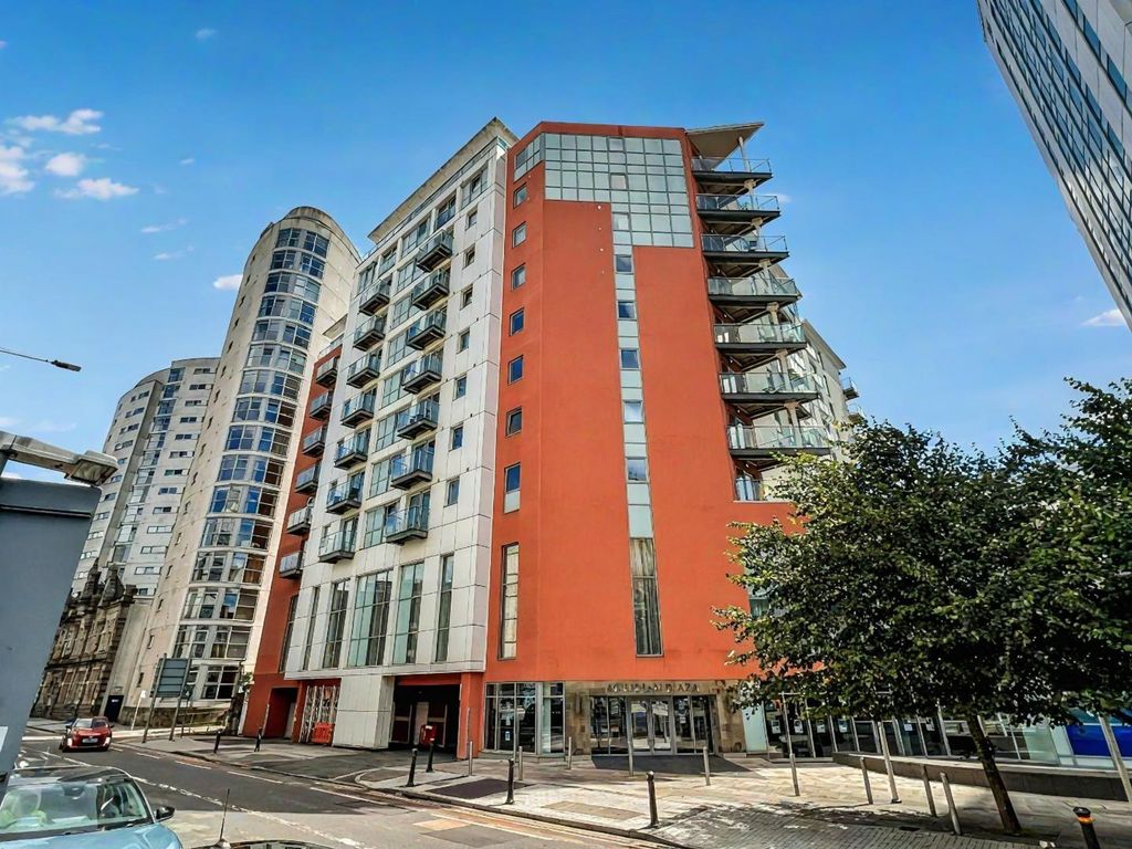 Property photo 1 of 18