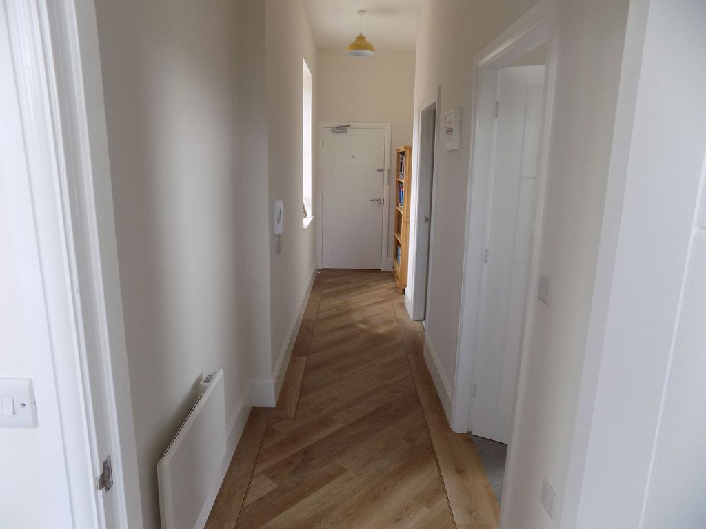 Property photo 3 of 9 Entrance Hall