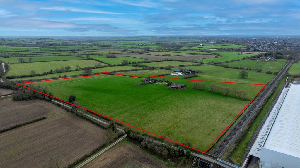 Property photo 2 of 17