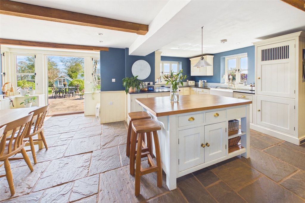 Property photo 2 of 39 Picture No. 02