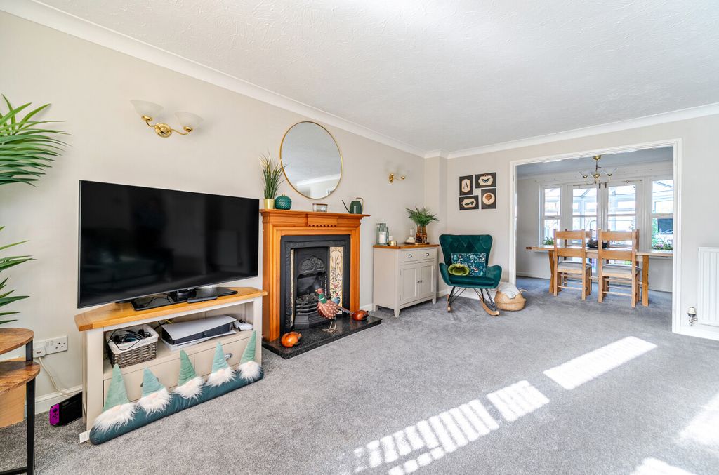 Property photo 3 of 16 1406486-2-69832Fa...