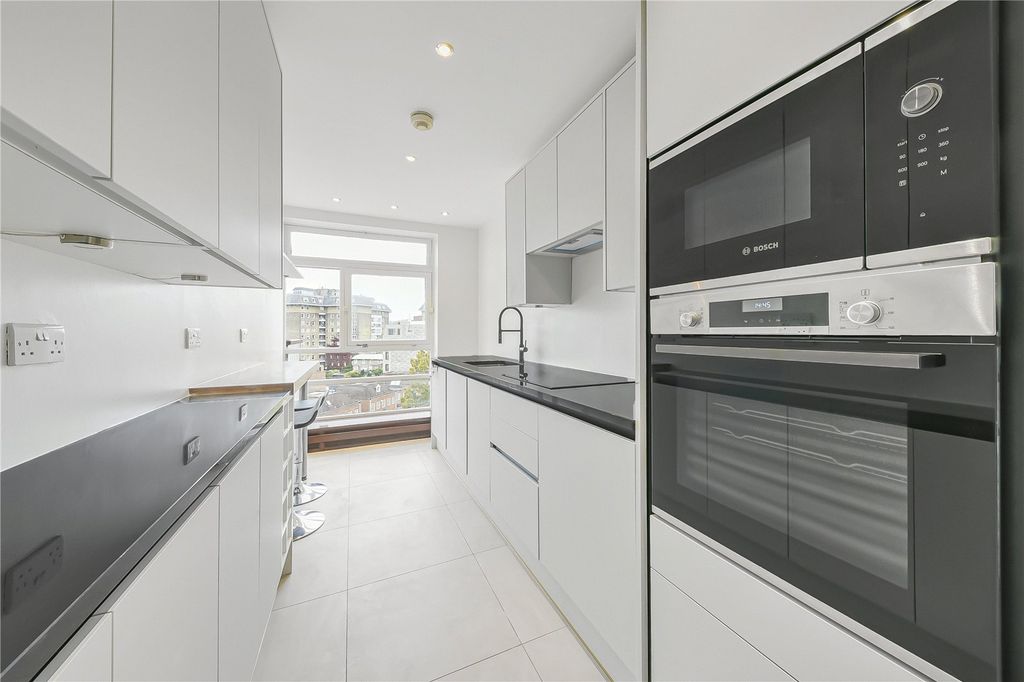 Property photo 2 of 15 Picture No. 13