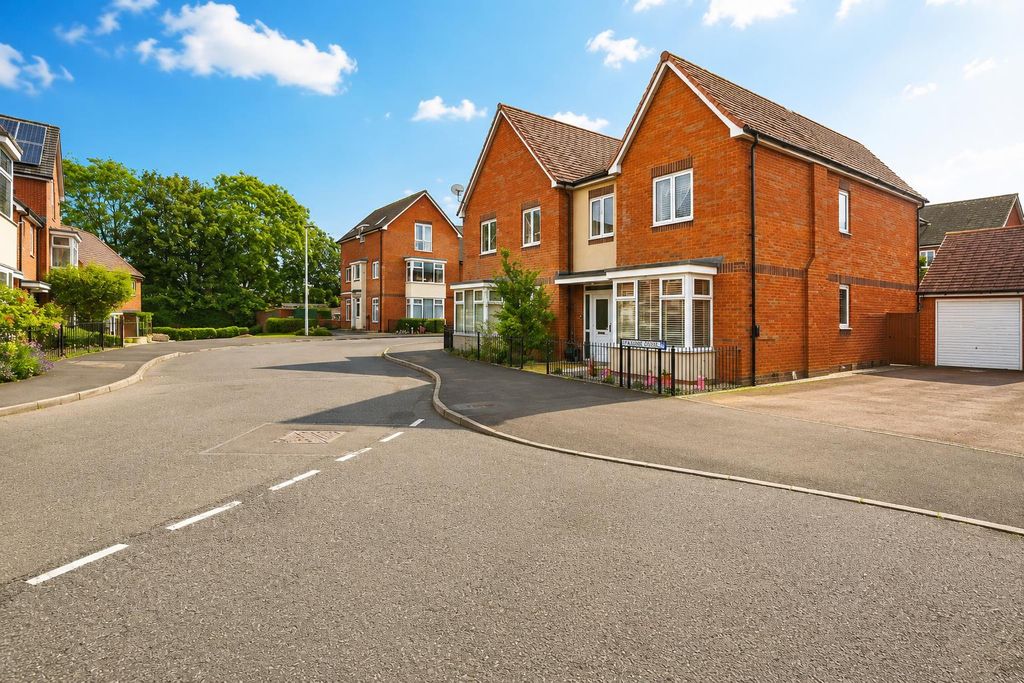 Property photo 1 of 20 P2.Png