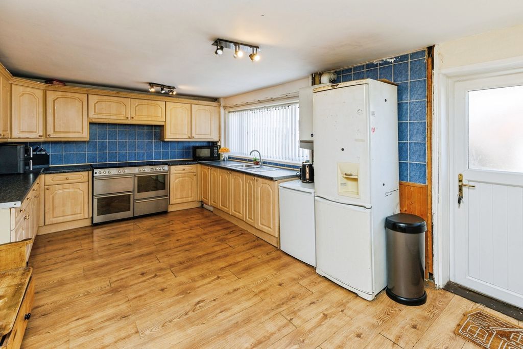 Property photo 3 of 14 Pbox-Img.Jpg