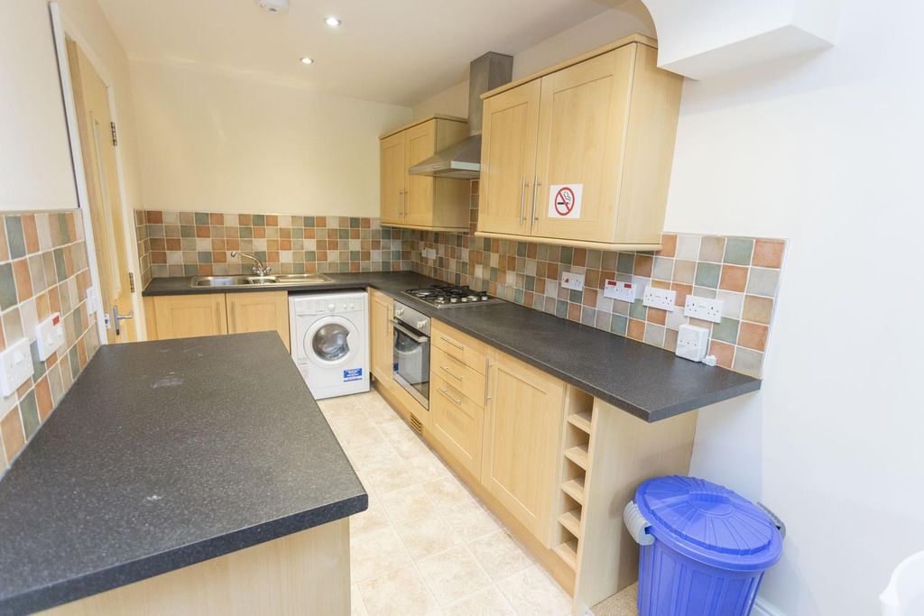 Property photo 2 of 12