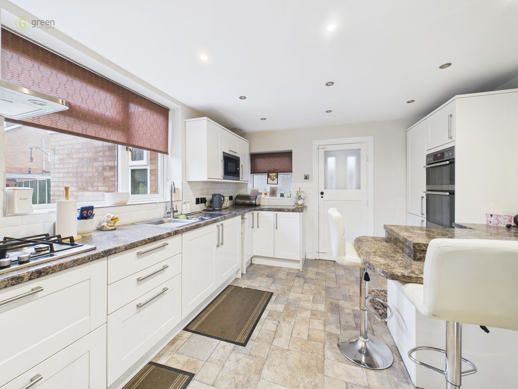 Property photo 2 of 12 Cam01698G0Pr0134Still002