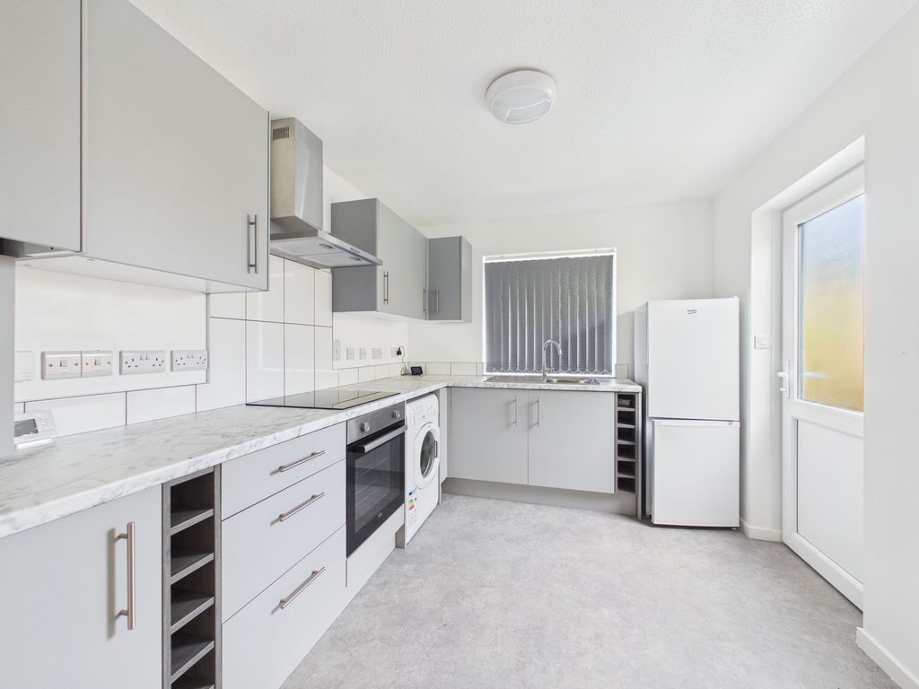 Property photo 3 of 13 Kitchen