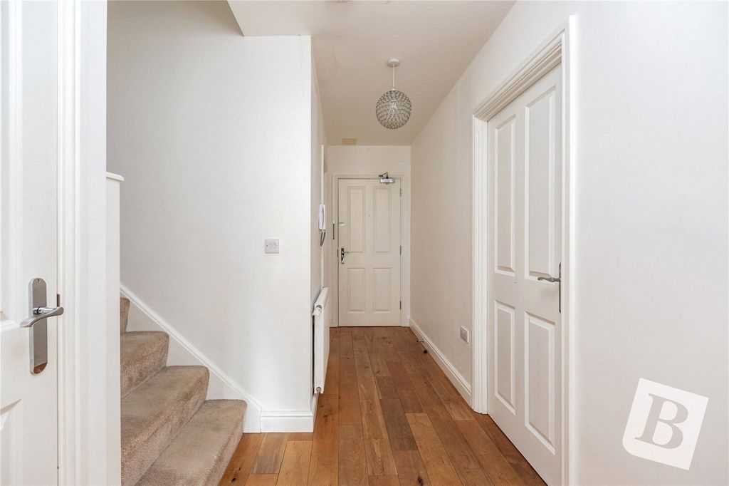 Property photo 3 of 16 Picture No. 18