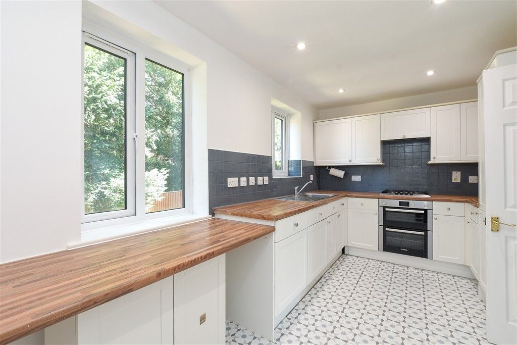 Property photo 3 of 15 Kitchen/Breakfast Room