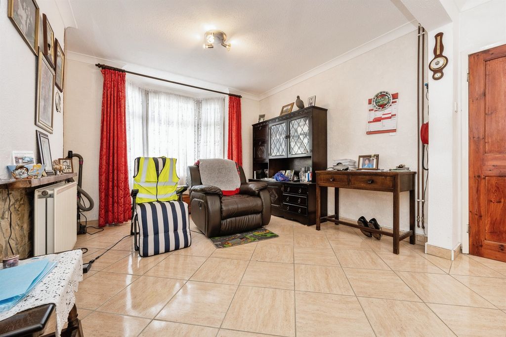 Property photo 2 of 12