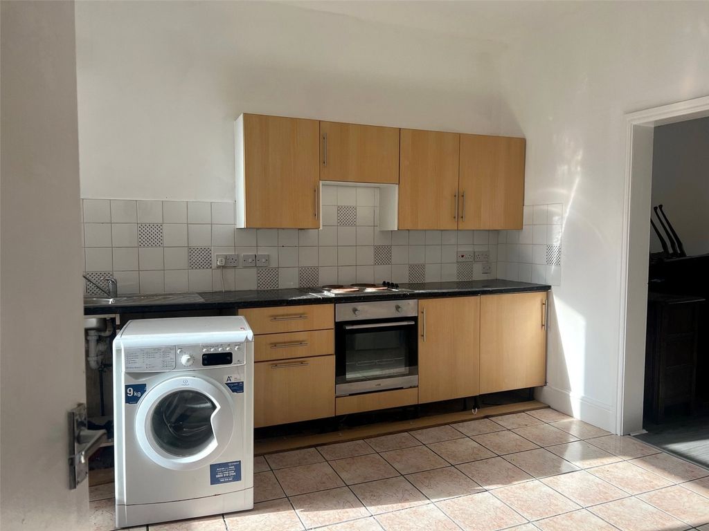 Property photo 3 of 8 Flat 1 Kitchen