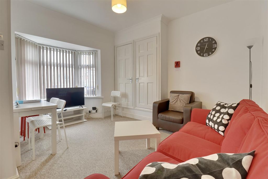 Property photo 2 of 15 Ac1B06F3-4C88-41Ef-B40C-D211A20Eddb5_1_201_A.Jpeg