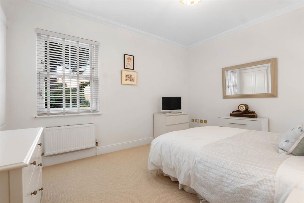 Additional image 12 of 2 bed flat for salePayton Street, Stratford-Upon-Avon CV37