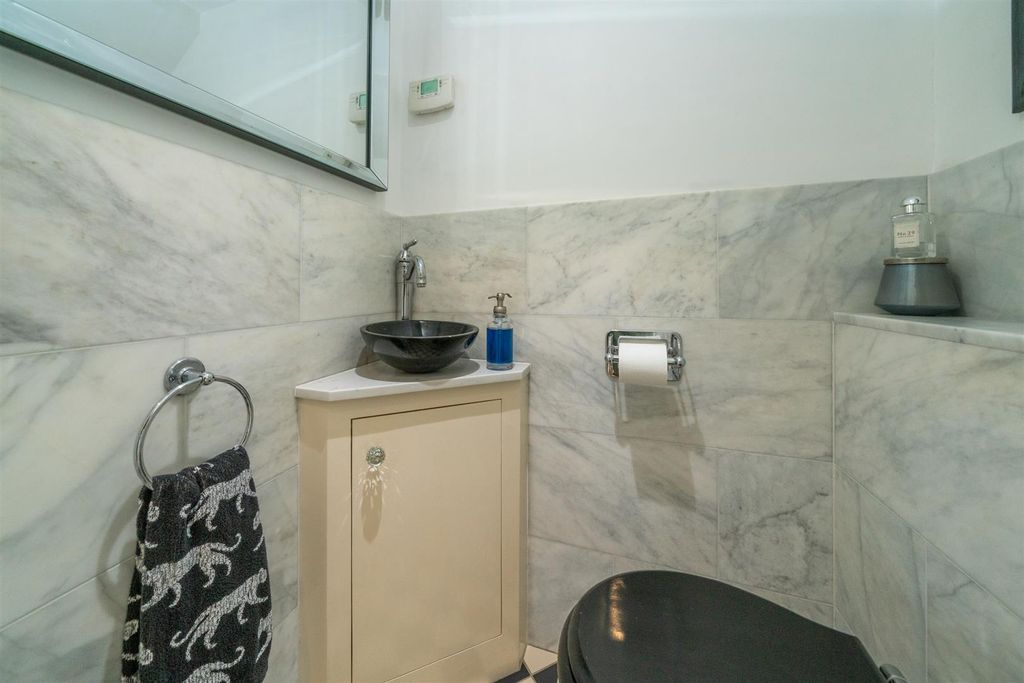 Property photo 3 of 20 Downstairs WC