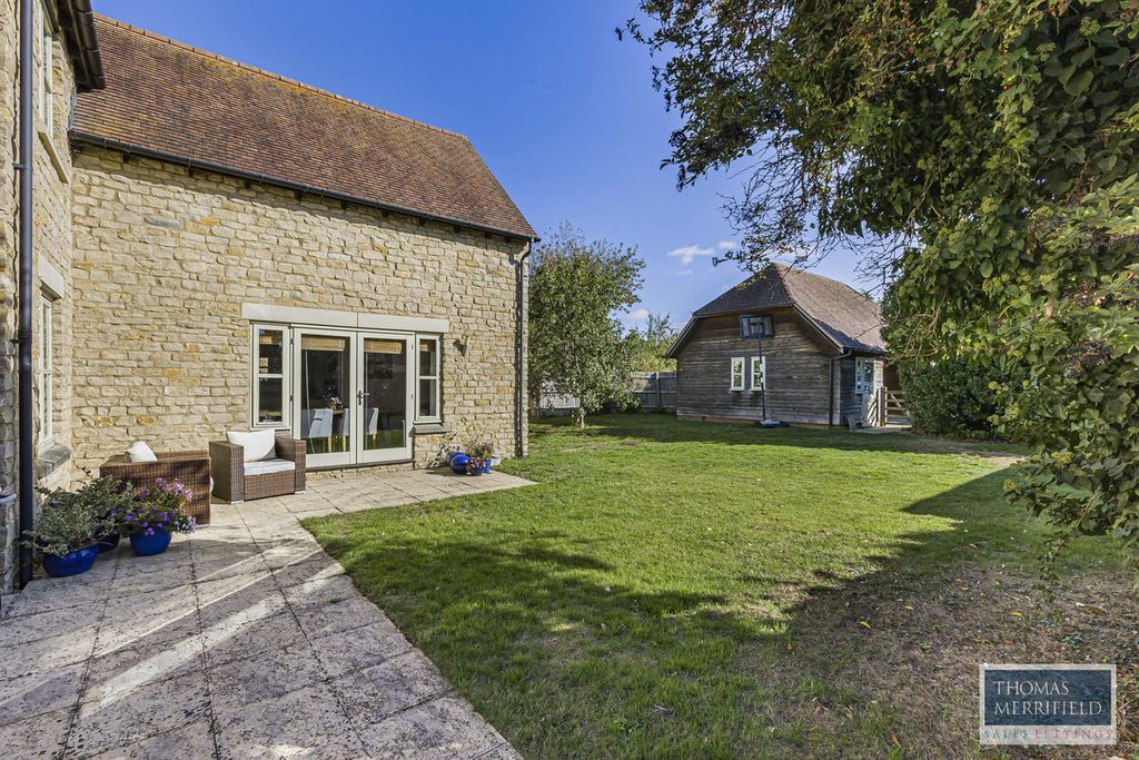 Property photo 3 of 42
