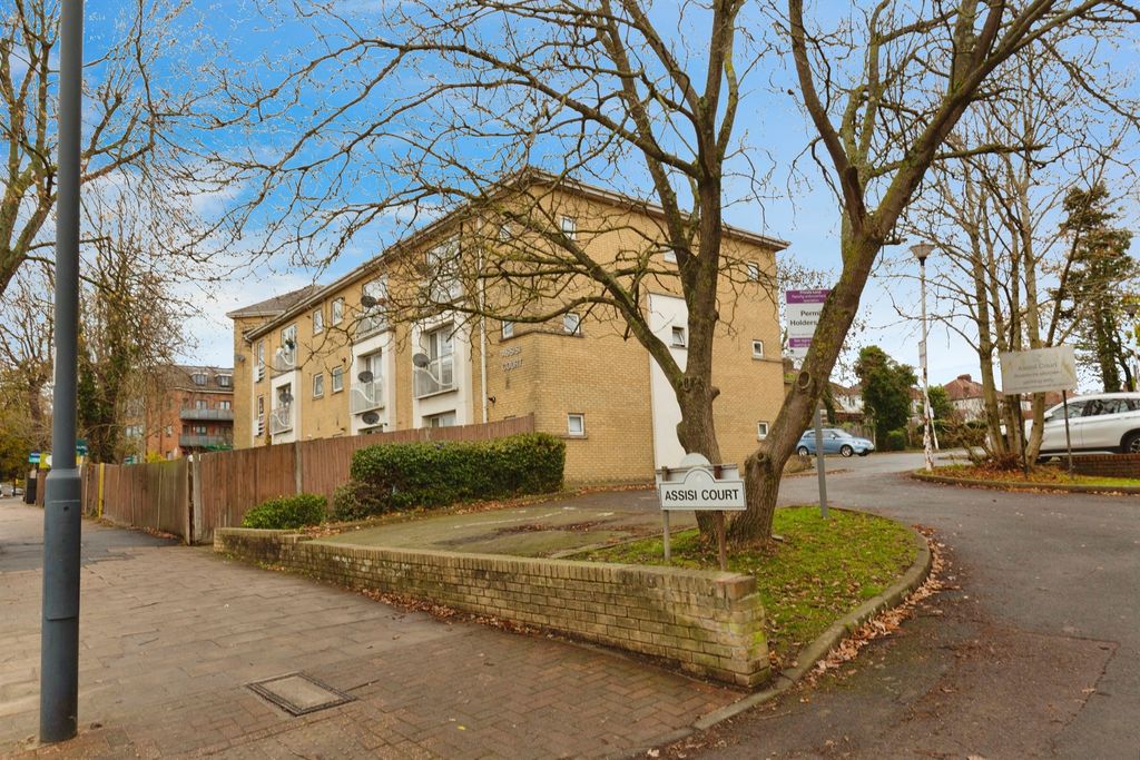 Property photo 1 of 8