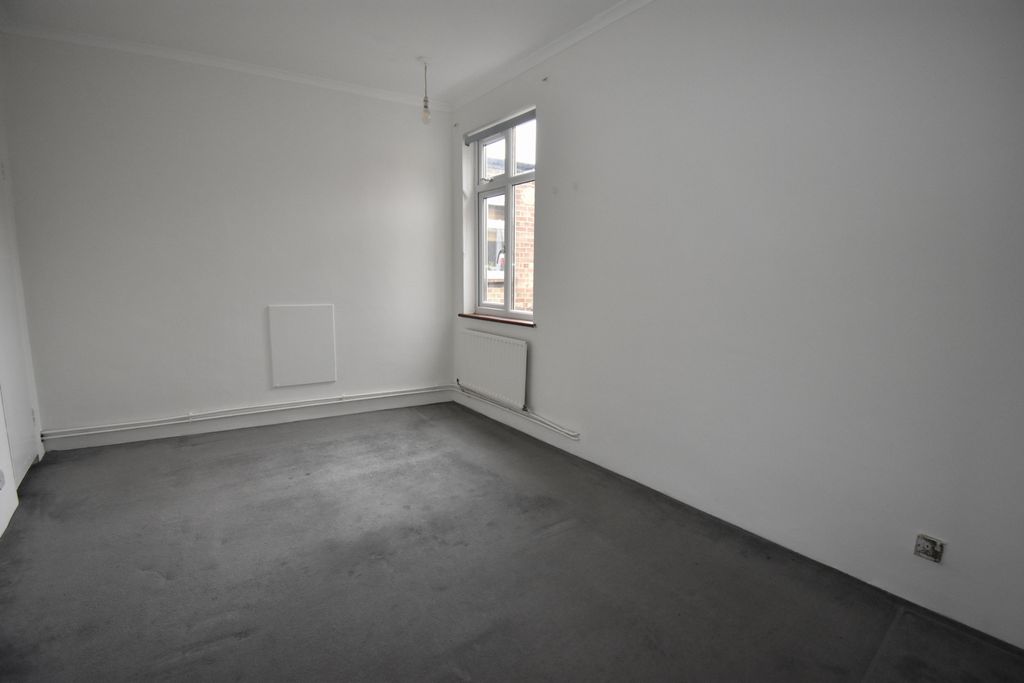 Property photo 3 of 7 Photo 7