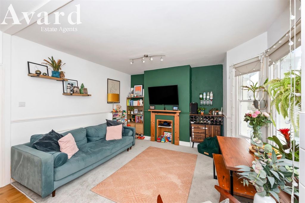 Property photo 2 of 20 Ditchling Rise, 68-005.Jpg