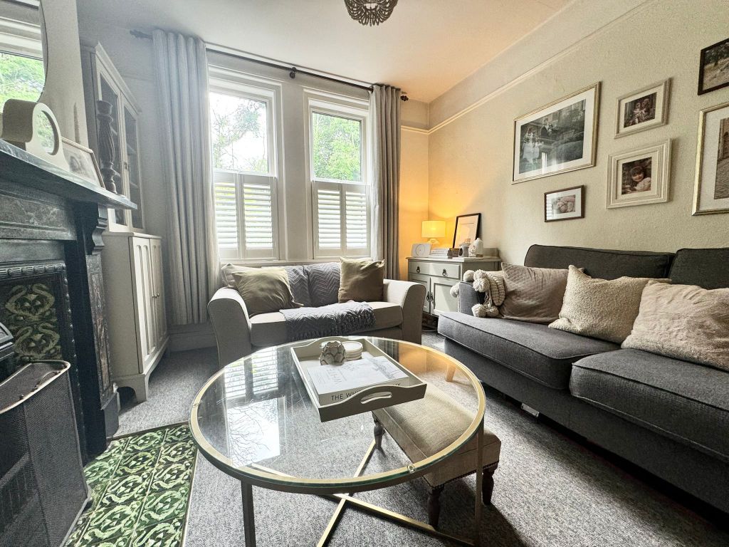 Property photo 3 of 16 Living Room