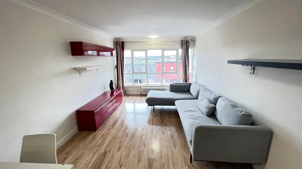 Property photo 2 of 6