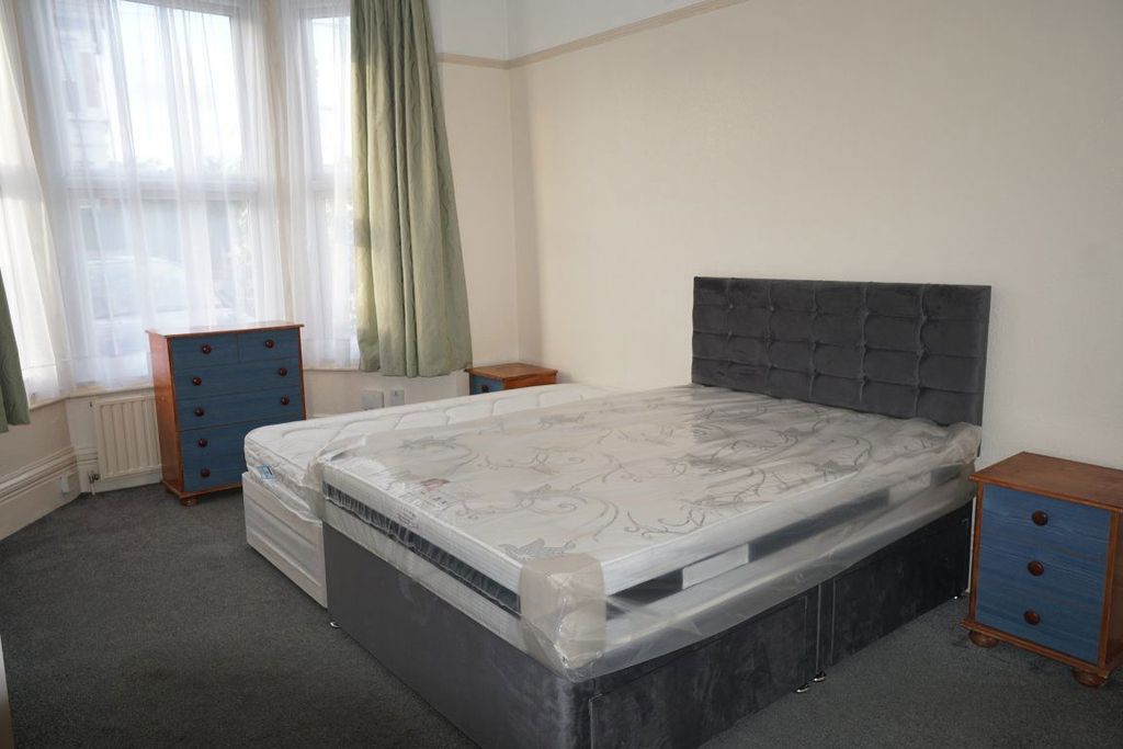 Property photo 3 of 6