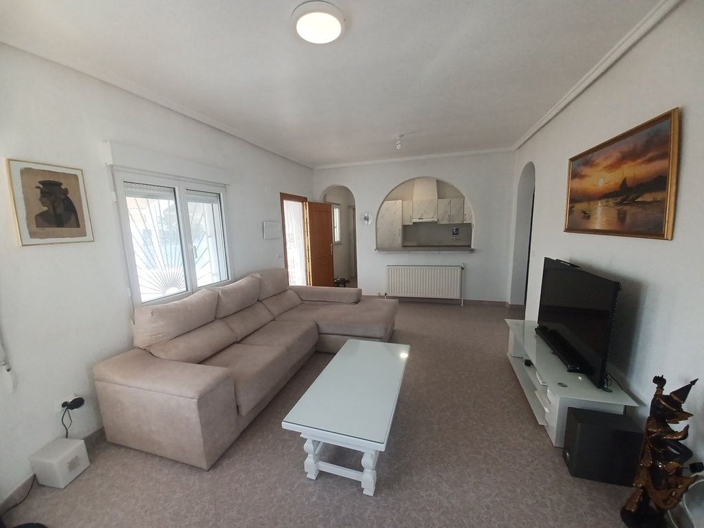 Property photo 2 of 37