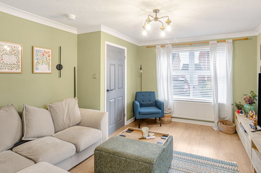 Property photo 2 of 21 Advert-26