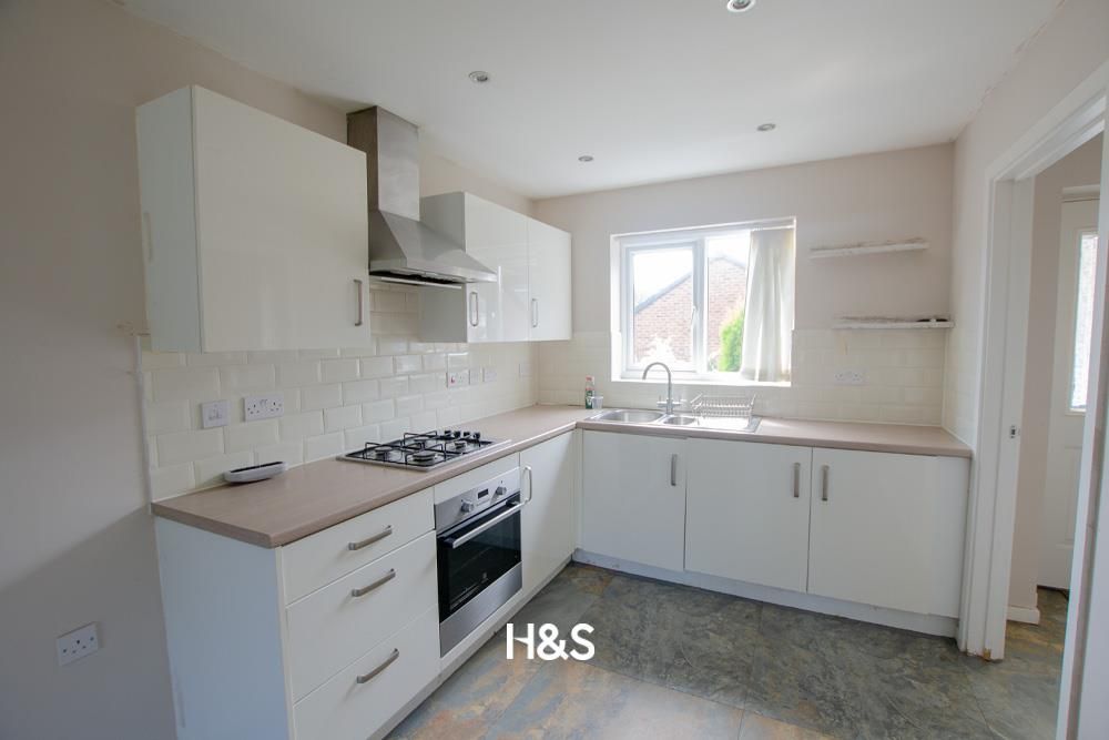 Property photo 3 of 24 1 Berry Maud - Kitchen1.Jpg