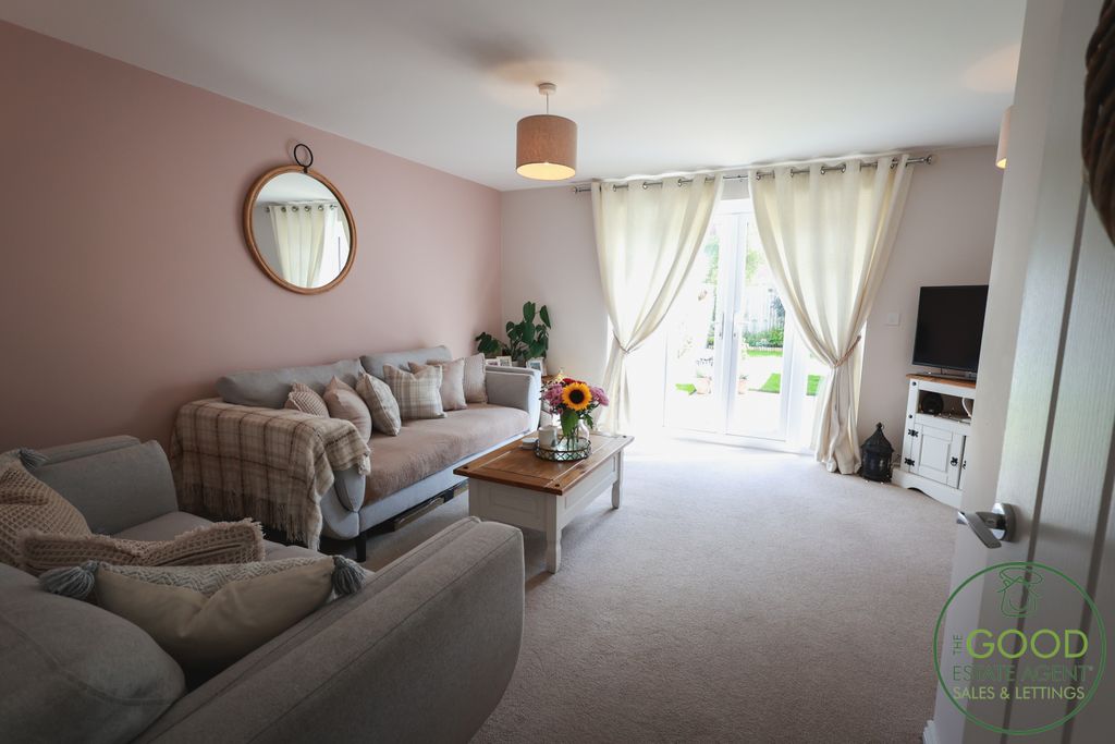 Property photo 2 of 19