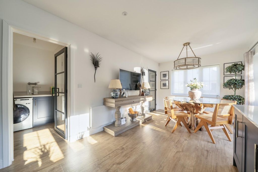 Property photo 3 of 24 1450174-20-69Eba73A415B9.Jpg