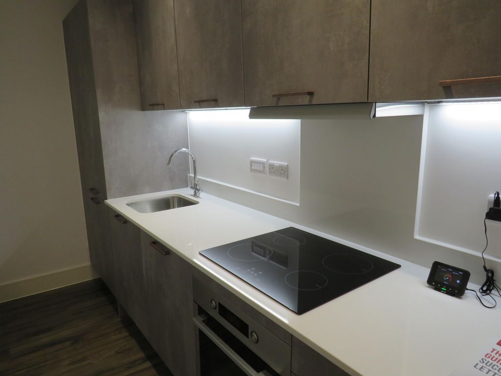 Property photo 2 of 8 Kitchen