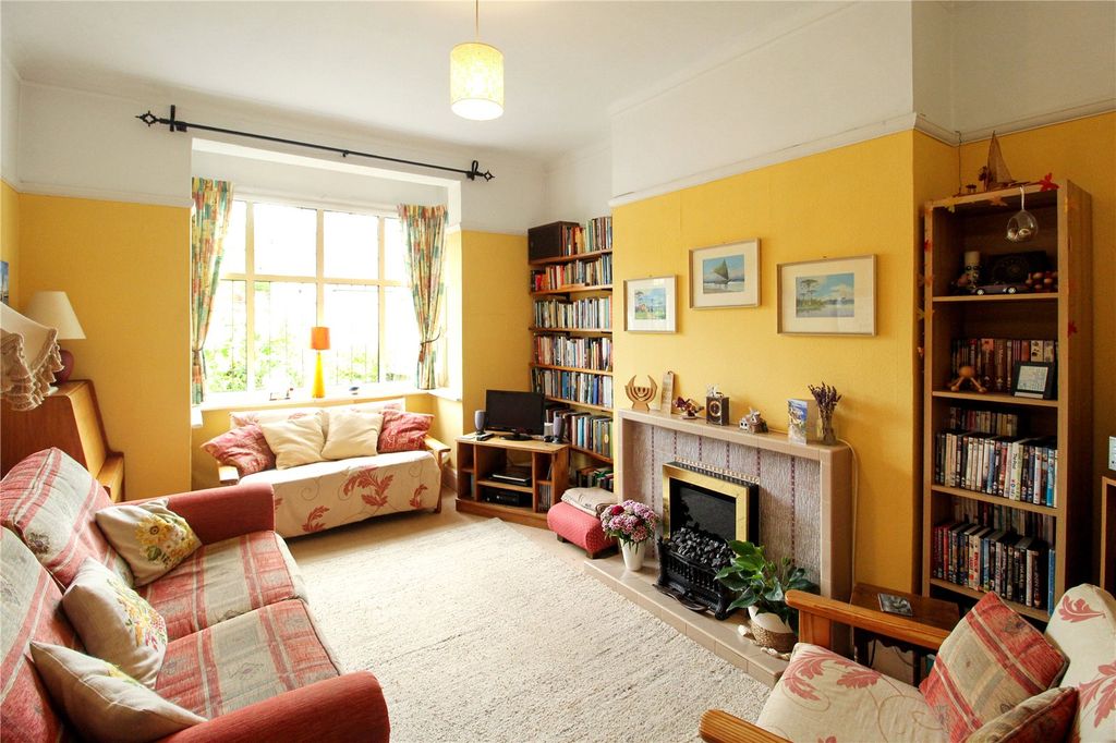 Property photo 2 of 19 Picture No. 16