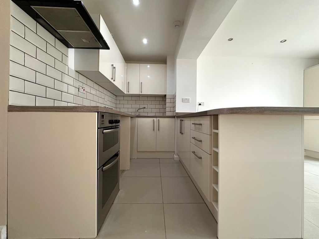 Property photo 1 of 12 Image