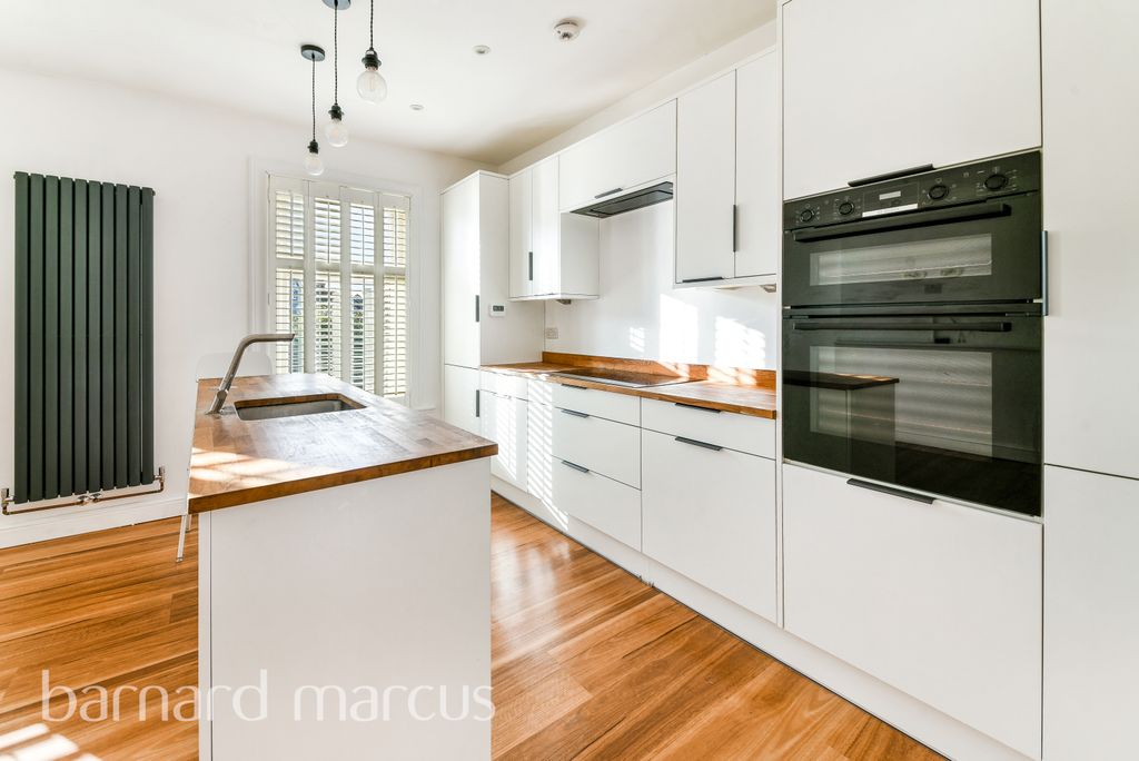 Property photo 3 of 17 Image