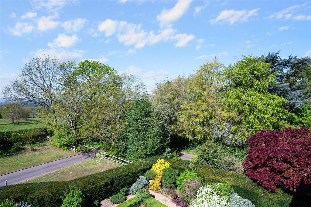 Additional image 26 of 2 bed flat for saleFlanchford Road, Reigate RH2
