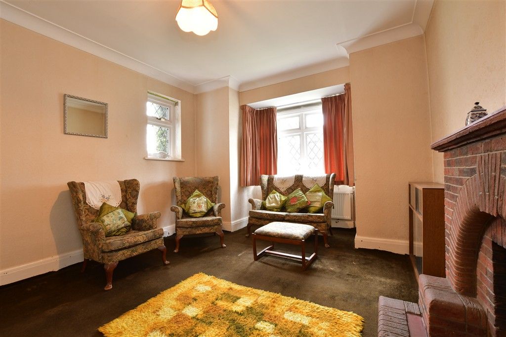 Property photo 2 of 15 Lounge