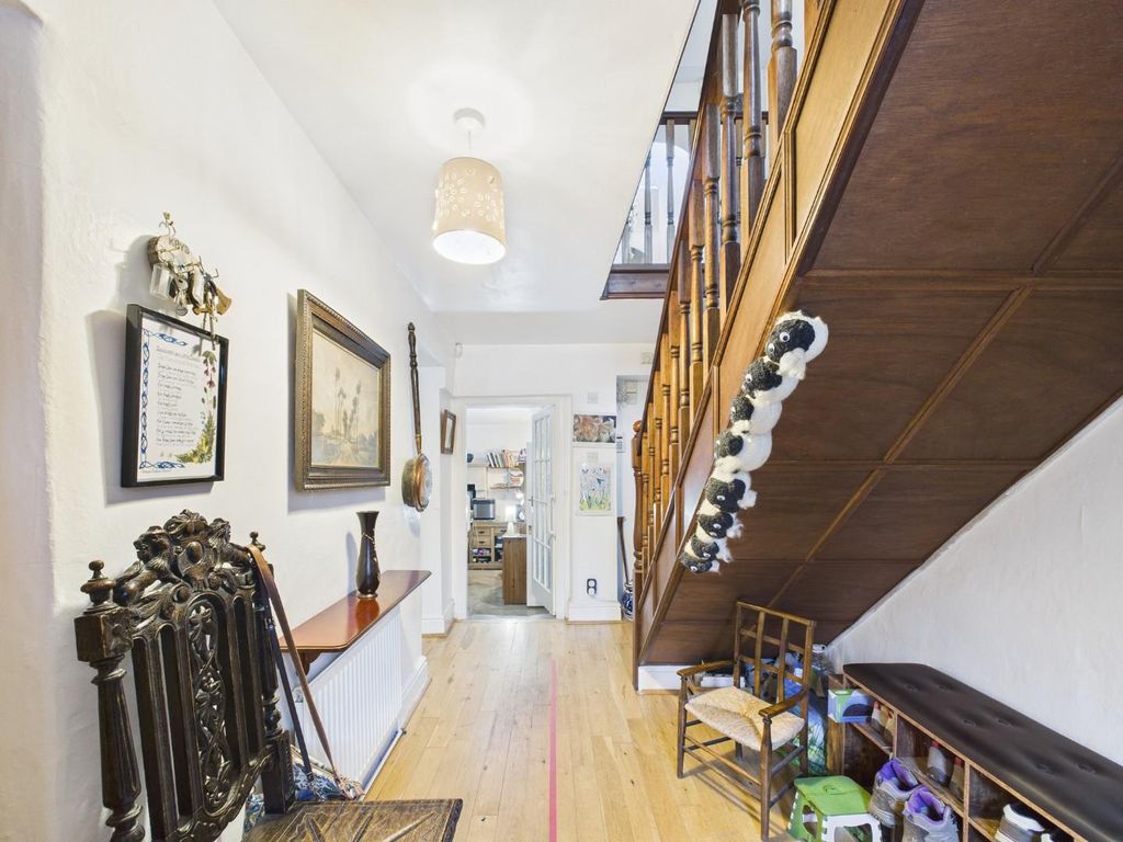 Property photo 3 of 41 Entrance Hallway