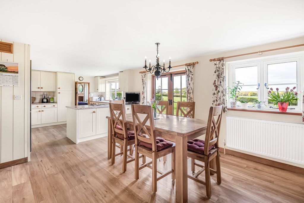 Property photo 3 of 24