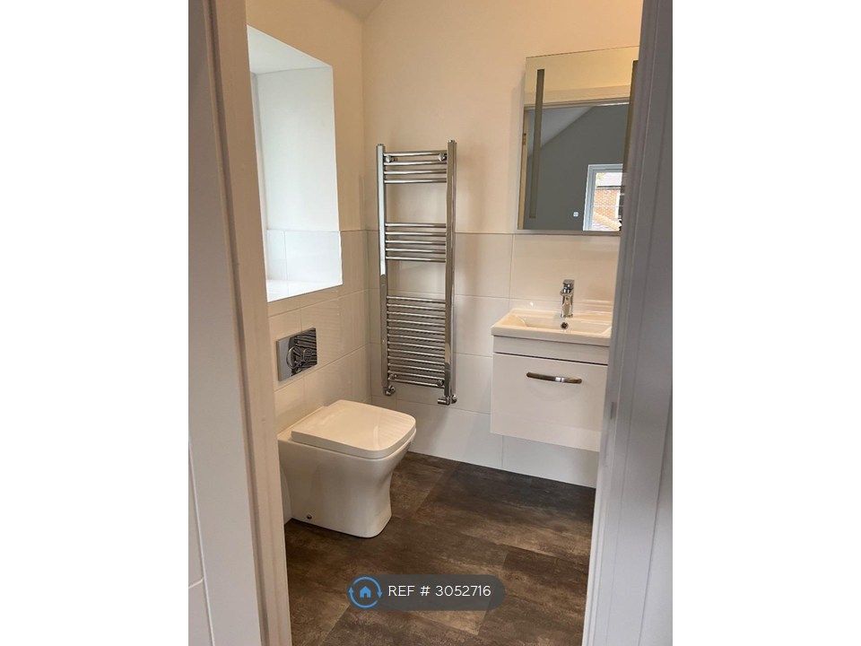 Property photo 3 of 7 Bathroom