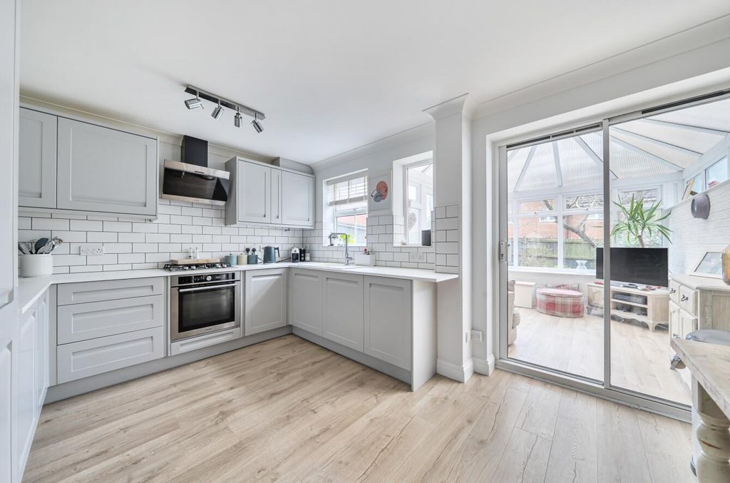 Property photo 3 of 17 1402090-10-6978Bba75727d.Jpg