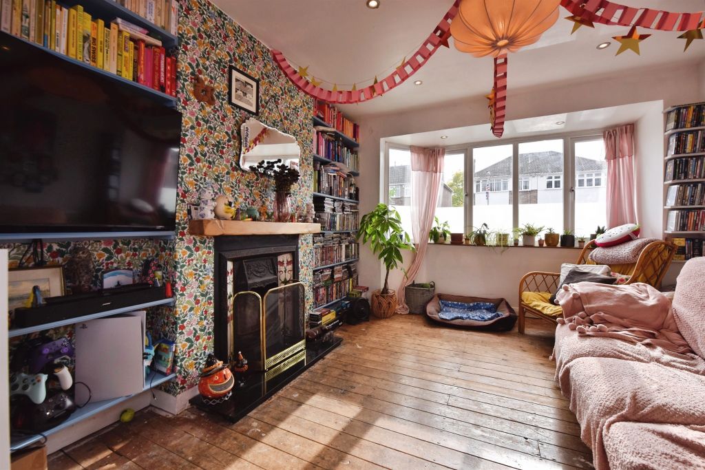 Property photo 3 of 19