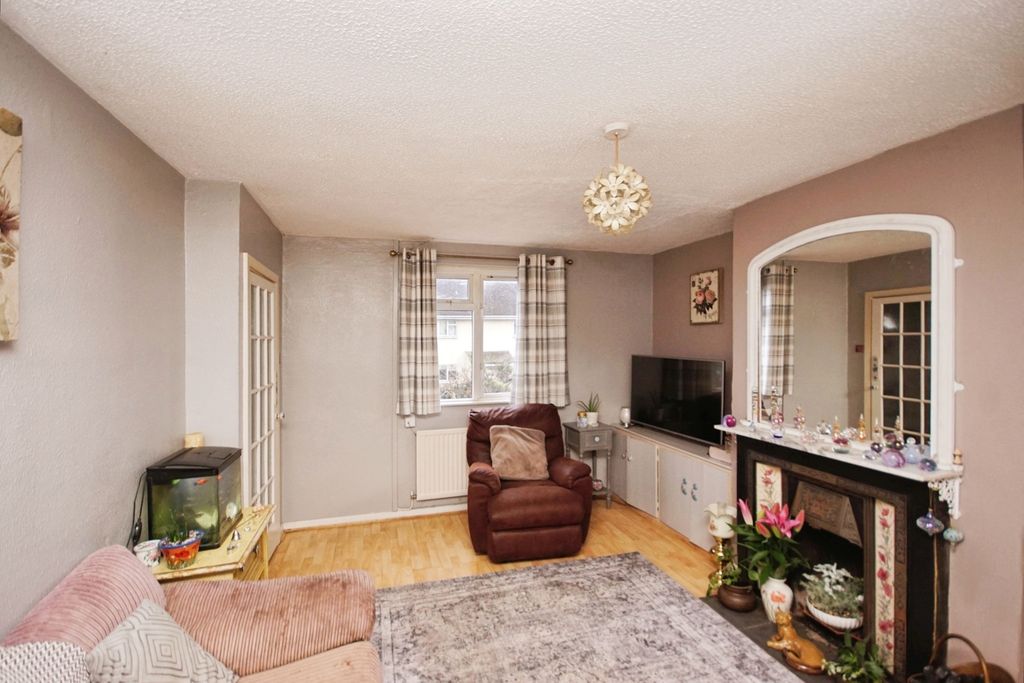 Property photo 3 of 17 Photo