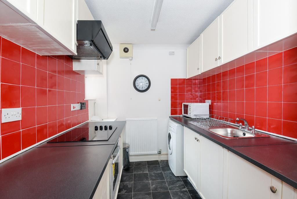 Property photo 2 of 10 Kitchen