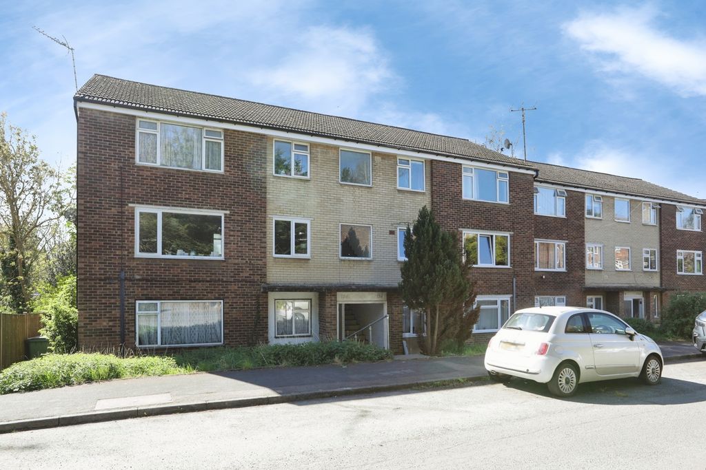 Property photo 2 of 10 Front Aspect